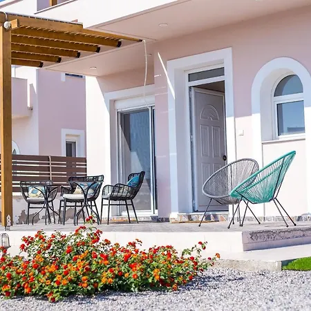 Regina Villas Βίλα Λαχανιά