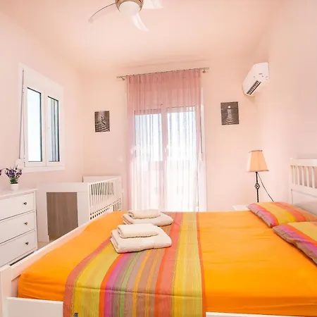 Regina Villas *