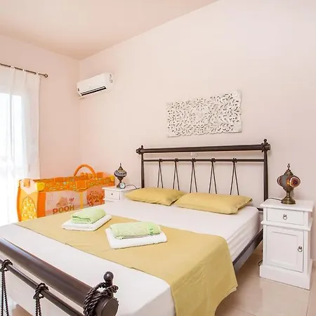 Regina Villas * Lakhania